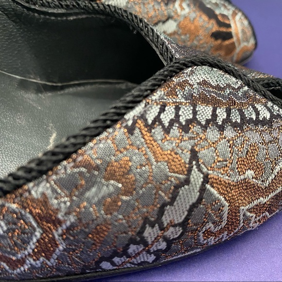 💰💰💰Vintage Stuart Weitzman Karenina Black Russian Jacquard EUC size 7 - Picture 3 of 10